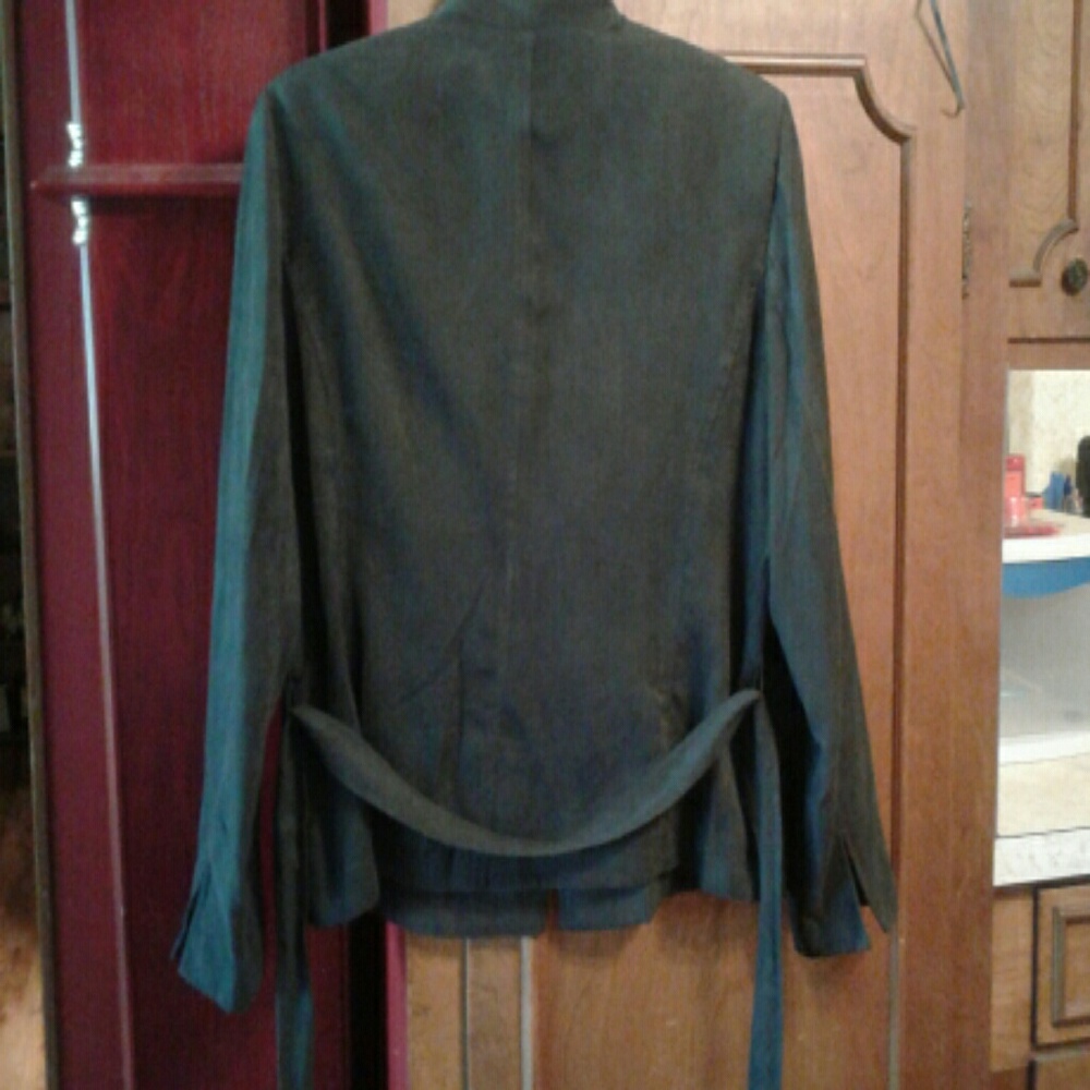 Studio 1 Lightweight Jacket - Picture 2 of 4